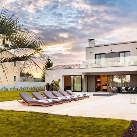 Villa Luxury G2 With Indoor & Outdoor Pool Kringa