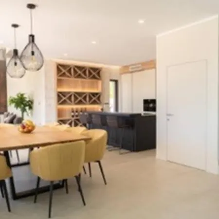 וילה Luxury G2 With Indoor & Outdoor Pool *