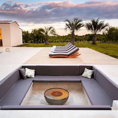 Luxury G2 With Indoor & Outdoor Pool * Kringa