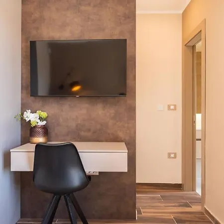Luxury G2 With Indoor & Outdoor Pool Villa