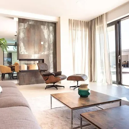 וילה Luxury G2 With Indoor & Outdoor Pool