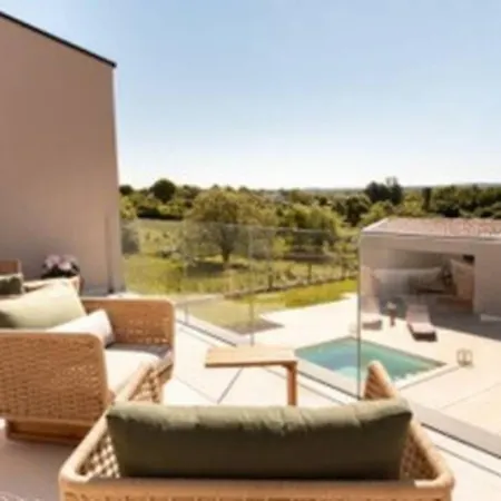 Luxury G2 With Indoor & Outdoor Pool Villa *